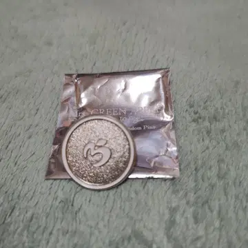 MGA 미세스 화이트 라운지 랜덤 가챠 핀 배지 H