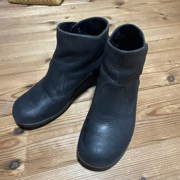 [ 새상품급 ] KEEN 부티 겨울 신발 블랙