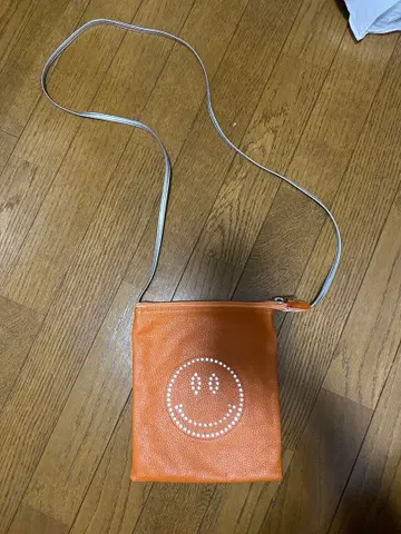 SALON DE ALFURD TOKYO 스마일리 페이스 숄더백