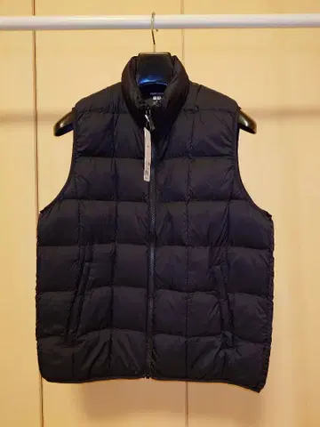 유니클로 퍼프테크 베스트 M 사이즈 블랙