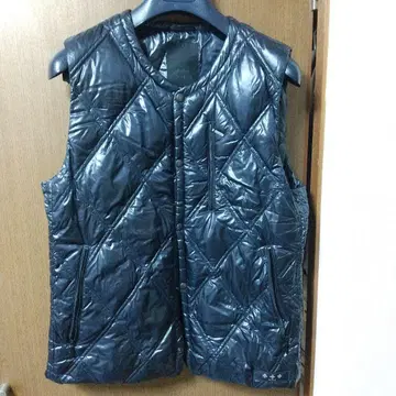 TATRAS 블랙 다운 베스트 퀼팅