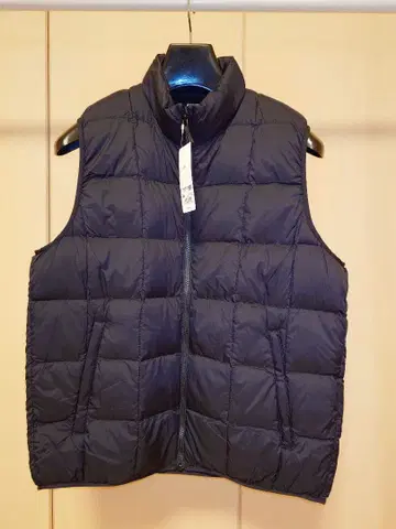 유니클로 퍼프테크 베스트 M 사이즈 블랙