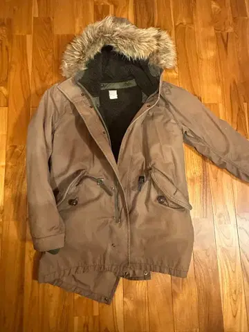 브라운 퍼 포함 모즈 코트 M 사이즈