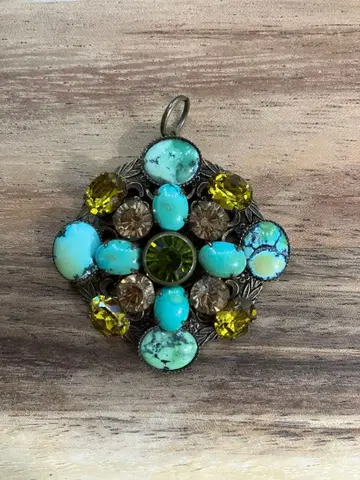 앤티크 펜던트 탑