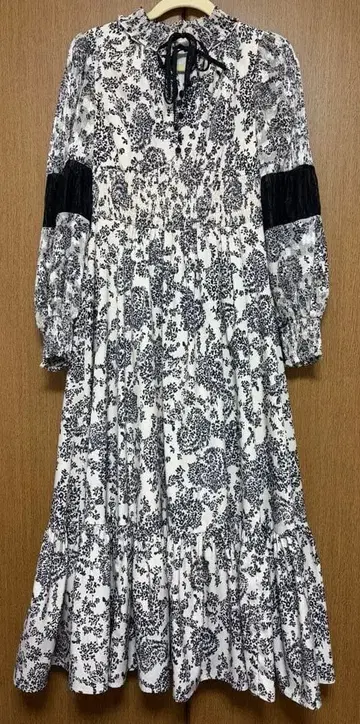 Herlipto Winter Floral Long-sleeve Dress