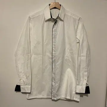 44 KRIS VAN ASSCHE 화이트 긴팔 셔츠