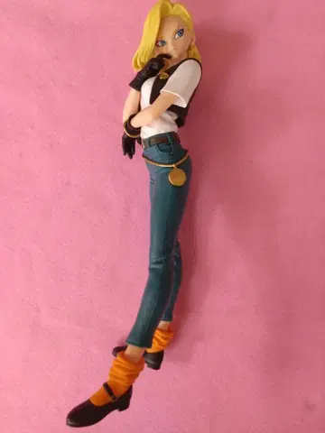 드래곤볼 Android 18 피규어