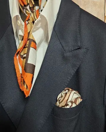 UNITED ARROWS 실크 기하학 패턴 포켓 치프