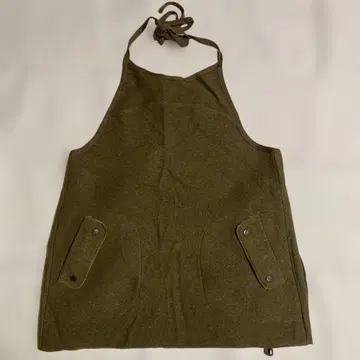 아두이트리스테스 로와지르 올리브 그린 에이프런 버튼 포함