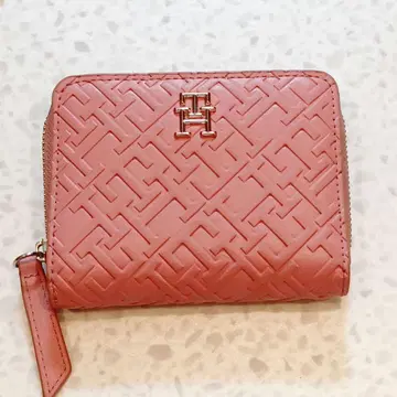 타미힐피거 핑크 접이식 지갑