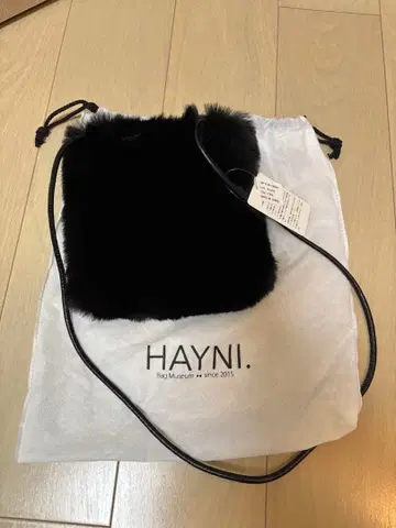 HAYNI 블랙 인조 모피 숄더백