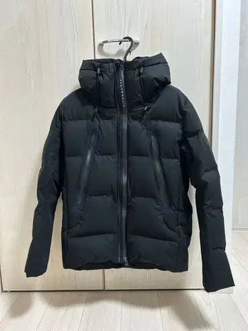 새상품급 데상트 미즈사와 다운 마운테니아 블랙 M 사이즈