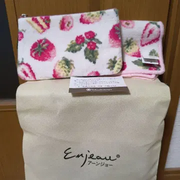 Emjean 딸기 무늬 파우치와 손수건 세트