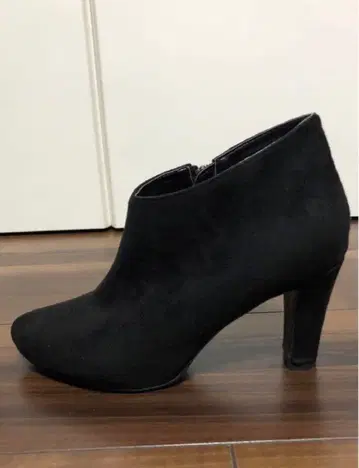 ILIMA 스웨이드 부티 숏부츠