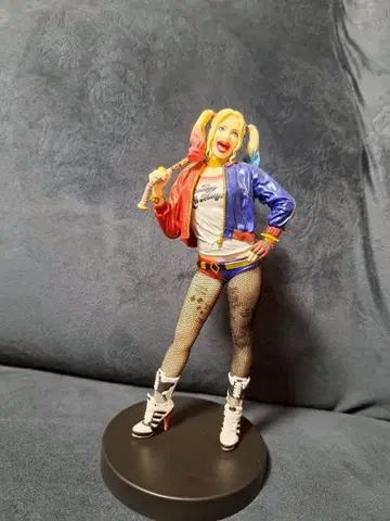 할리 퀸 피규어 수어사이드 스쿼드