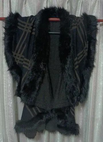 화양장 퍼 체크 무늬 판초 코트 새상품급