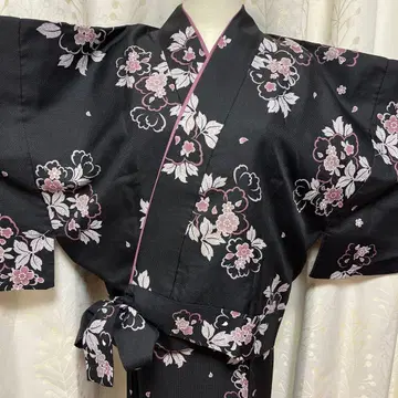 세탁 가능한 두 부분으로 나뉜 간편 착용 기모노