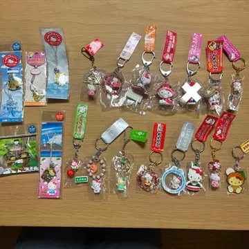 [레어] 지역 한정 헬로키티 스트랩 19개