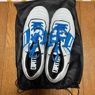 새상품급 CAPITTEN 축구화 스파이크 화이트/블루 25.5cm