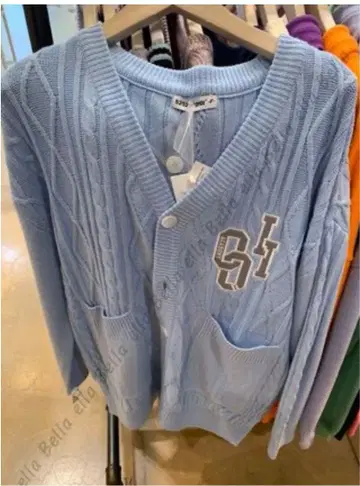 한국 브랜드 [ OIOI ] 라이트 블루 케이블 니트 가디건