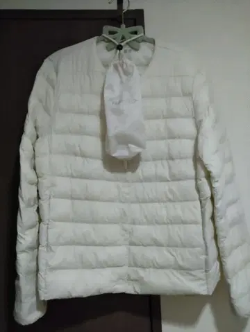 유니클로 울트라 라이트 다운 수납 파우치 포함