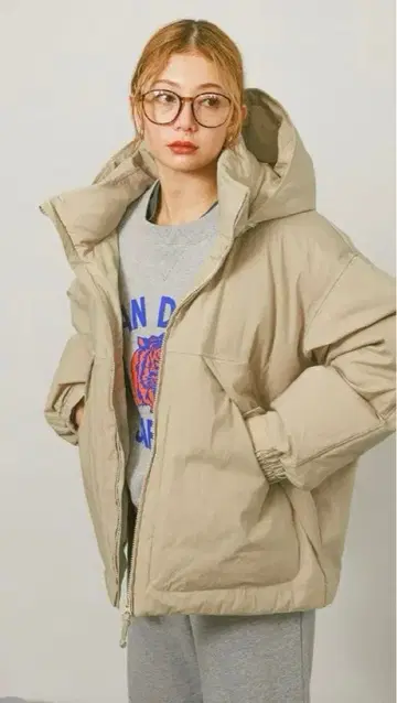 새상품 BAYFROW 베이지 후드 부착 다운 자켓