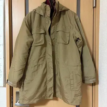 카키 후드 부착 나일론 자켓