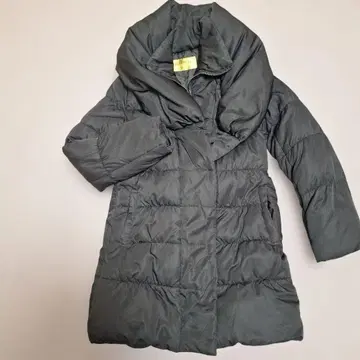 블랙 다운 코트 M 사이즈 허리 벨트 포함 세실 맥비