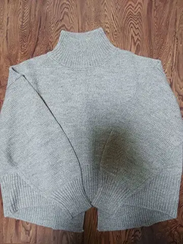 어반 리서치 터틀넥 니트