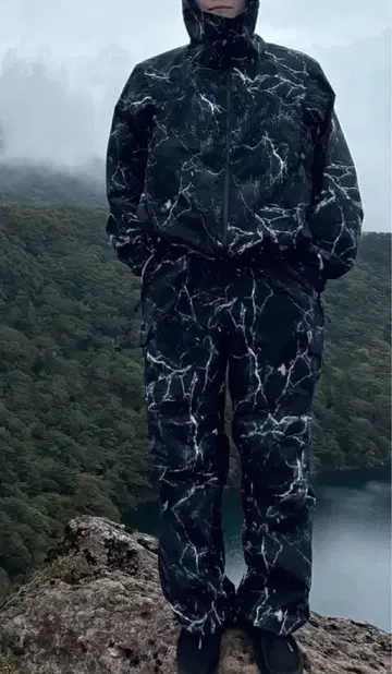 BEAMS 나일론 자켓 대리석