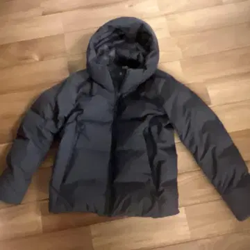 [ 새상품급 ] 유니클로 심리스 다운 파카 S ( 그레이 )