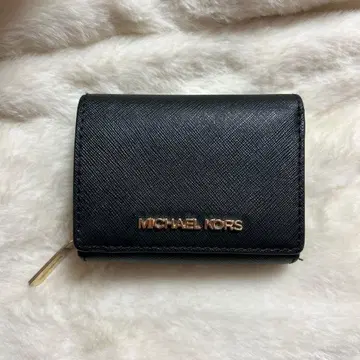 MICHAEL KORS 블랙 3단 폴더형 지갑