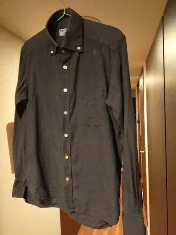 제임스 모티머 다크 그레이 버튼 다운 셔츠