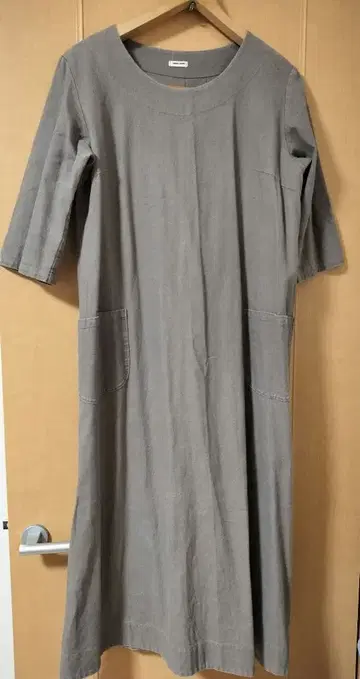 kasumi yaoita 그레이 베이지 원피스 7부 소매