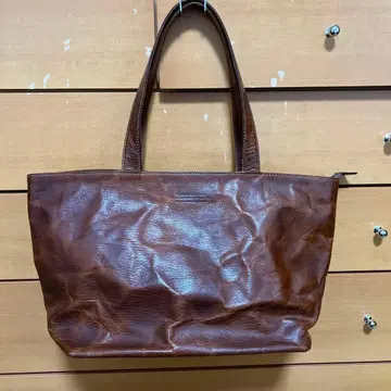 GLEAN 브라운 가죽 토트백