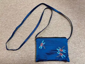 메트로폴리탄 미술관 잠자리 자수 숄더백