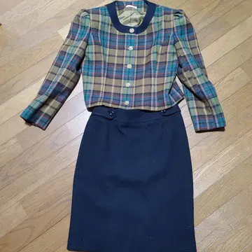 체크 무늬 자켓과 블랙스 스커트 세트 9호