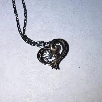 THE KISS 하트형 펜던트 목걸이