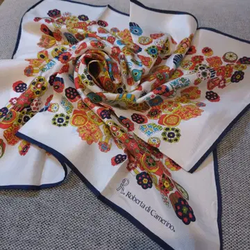 Roberta di Camerino 로베르타카메리노 실크 스카프