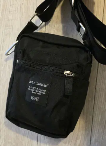 marimekko 블랙 숄더백
