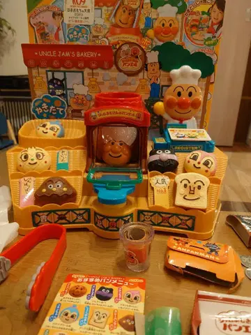 호빵맨 가마솥으로 뿡뿡~ 잼 아저씨의 갓 구운 빵 공장 동시 구매 환영