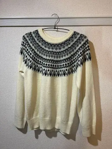 아이보리 노르딕 무늬 스웨터