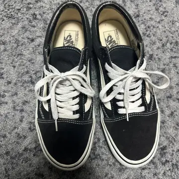 Vans 블랙 스니커즈