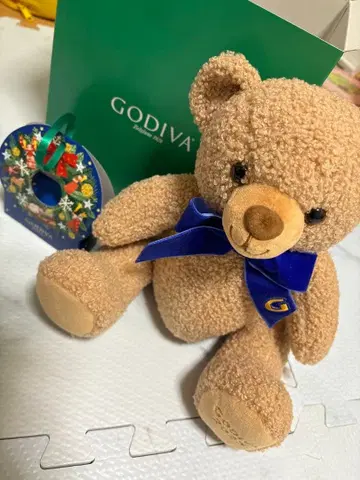 GODIVA 베이지 봉제 인형