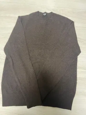 브라운 크루넥 니트 스웨터