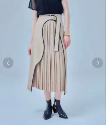 유나이티드 도쿄 아트 컷 플리츠 랩스커트