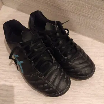 축구화 블랙