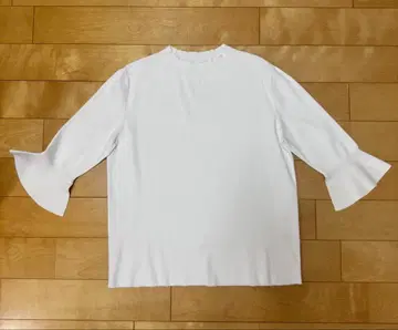 SOEJU 플레어 슬리브 니트 풀오버 화이트