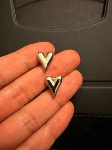 실버 양쪽 귀걸이 정면 하트