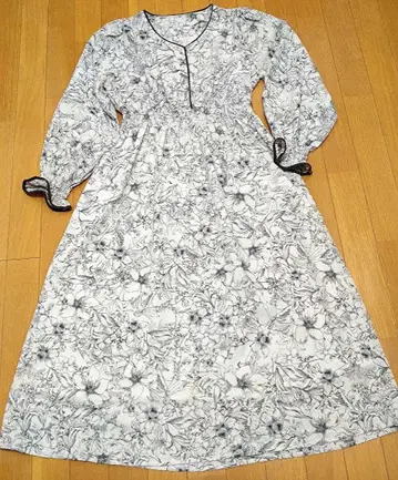 올리브 데 올리브 꽃무늬 원피스